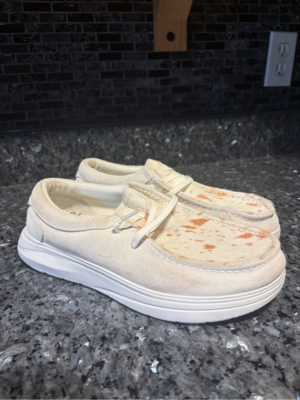 Hey Dude Wendy Comf Luxe Cow Print Calf Hair Size 10